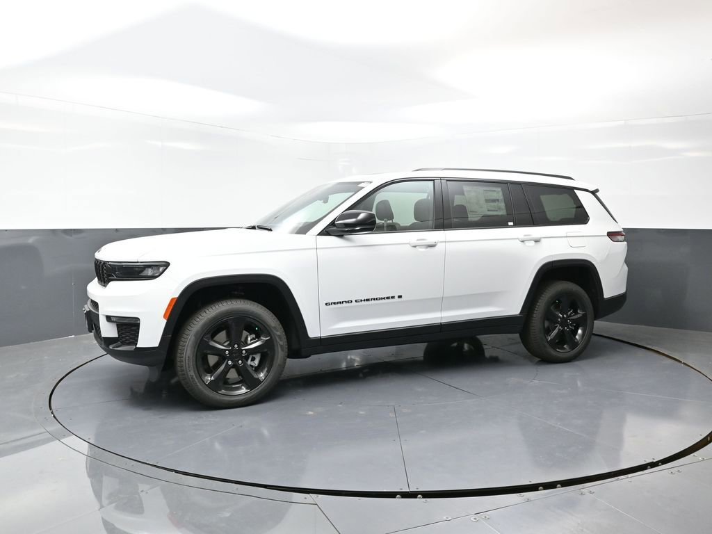 New 2025 Jeep Grand Cherokee L Limited w/ Black Appearance Package image 10