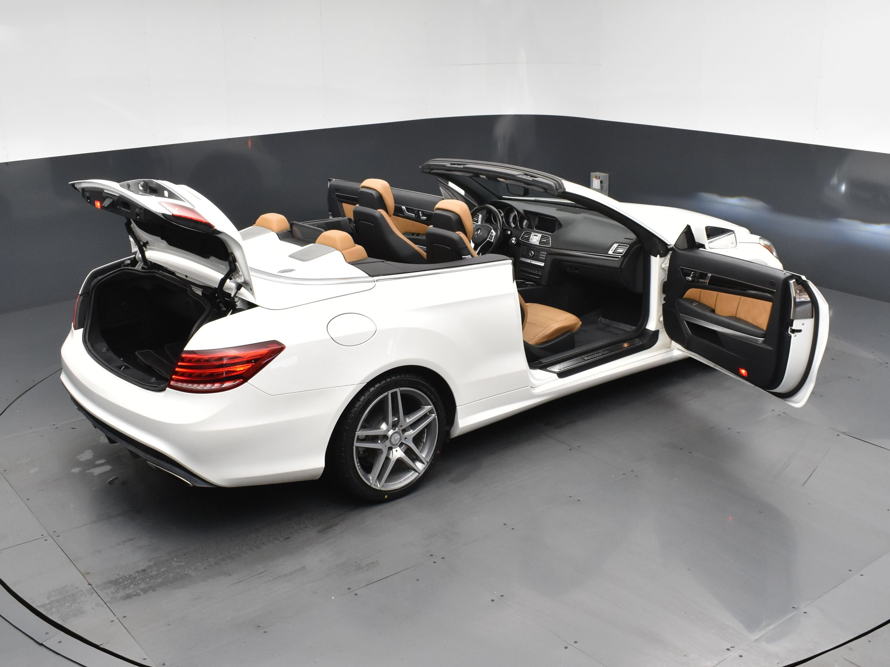 Used 2017 Mercedes-Benz E 400 Cabriolet w/ Premium 2 Package image 28