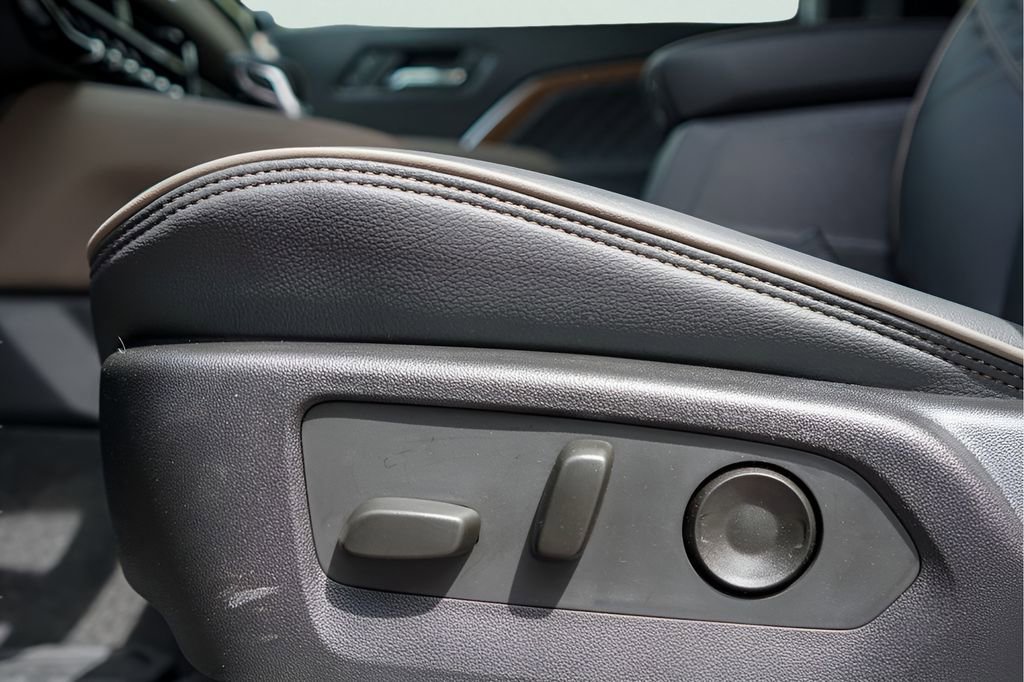 New 2026 GMC Canyon Denali image 18