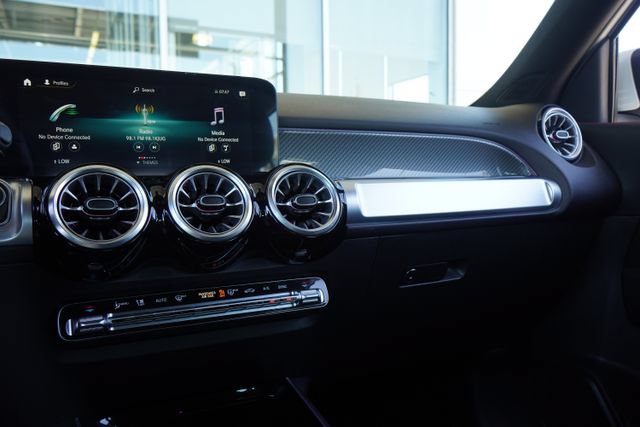 Certified 2022 Mercedes-Benz GLB 35 AMG 4MATIC image 22