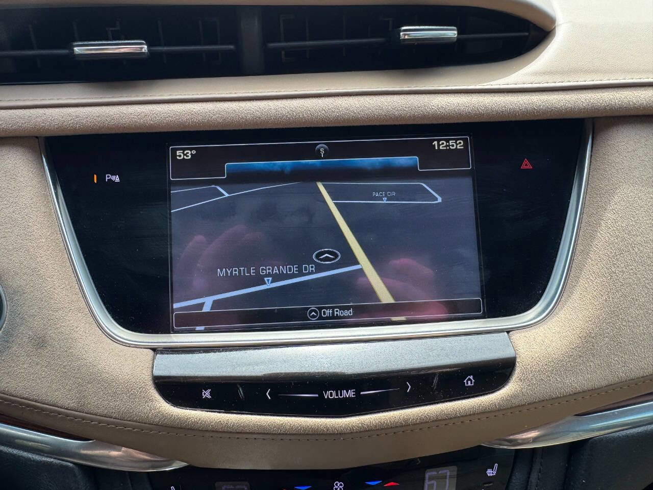 Used 2017 Cadillac XT5 Platinum image 21