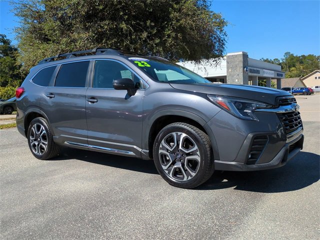 Used 2023 Subaru Ascent Limited image 2