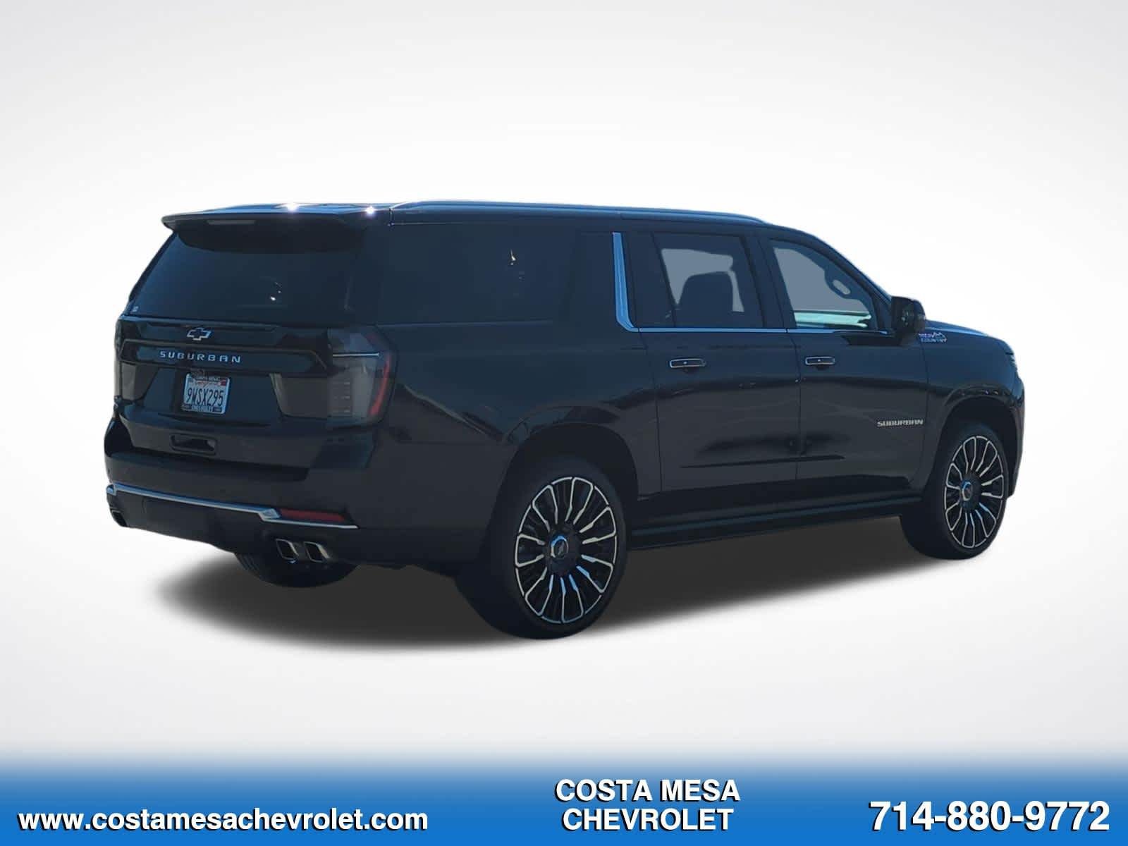 Used 2026 Chevrolet Suburban High Country AWD/4WD image 5