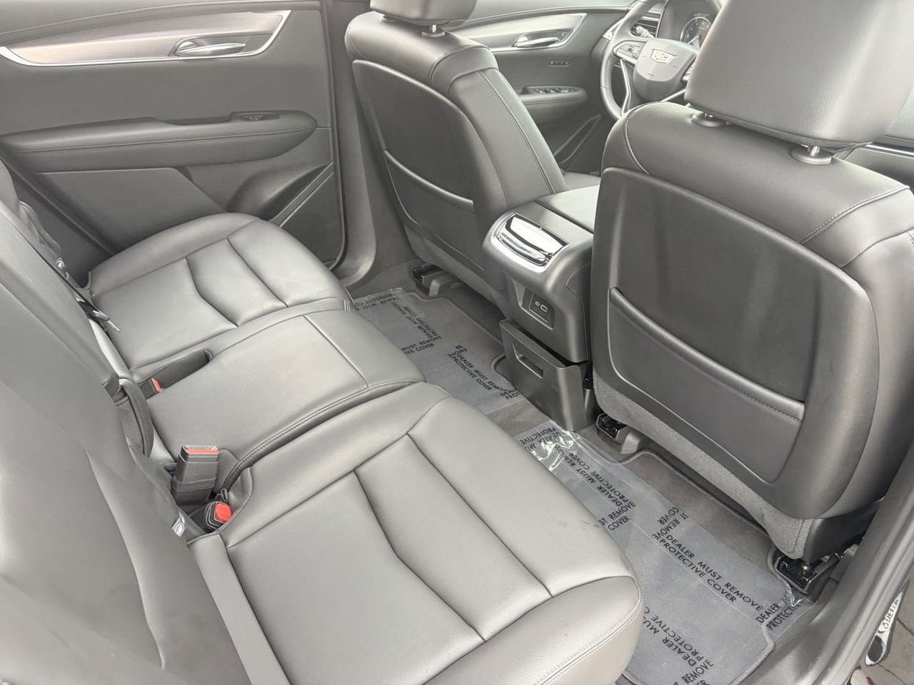 Certified 2025 Cadillac XT6 Luxury FWD image 15