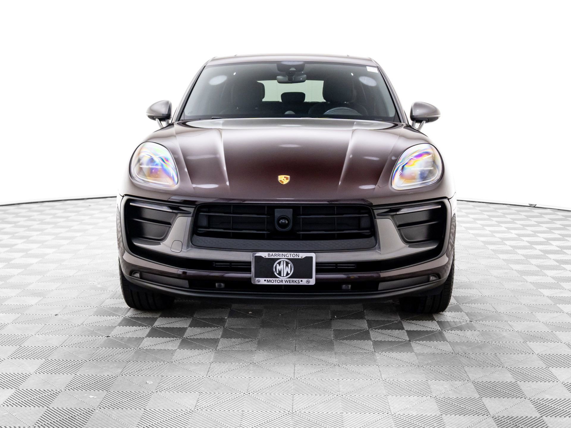 Certified 2024 Porsche Macan Turbo image 9