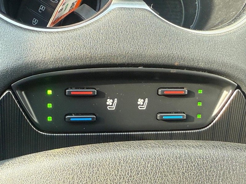 Used 2021 Toyota Venza XLE w/ Softex Package image 28