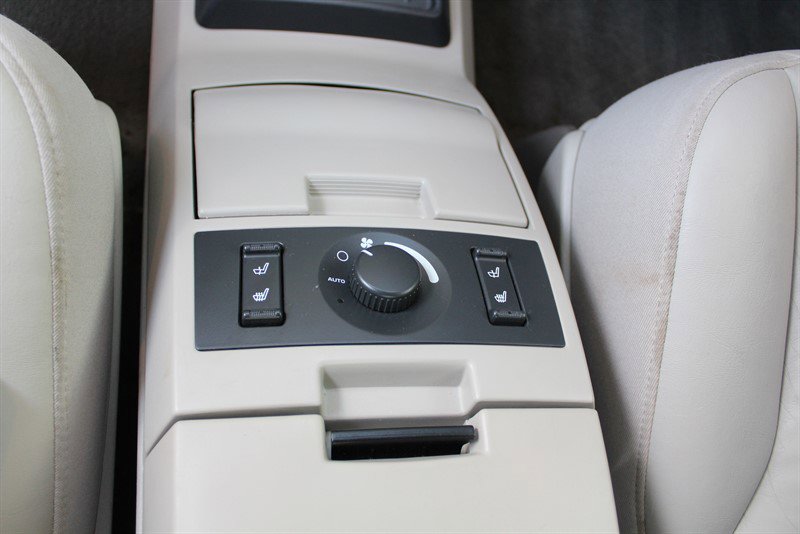 Used 2005 Chrysler Pacifica Touring image 21