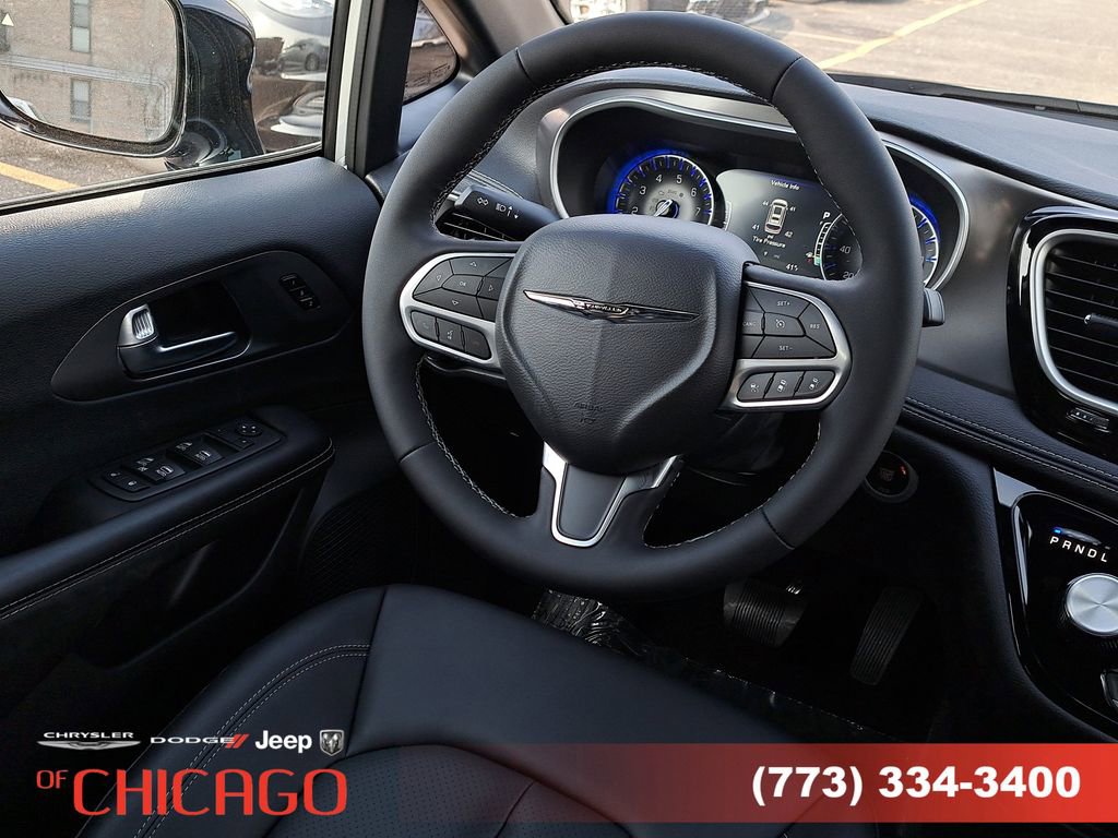 New 2026 Chrysler Pacifica Select image 18