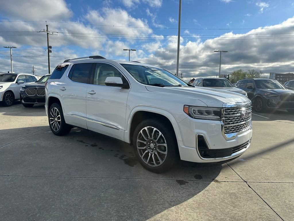 Used 2022 GMC Acadia Denali w/ Denali Ultimate Package image 3