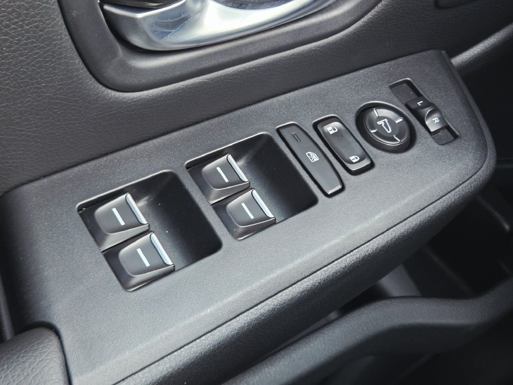 Certified 2025 Honda Pilot Touring image 32
