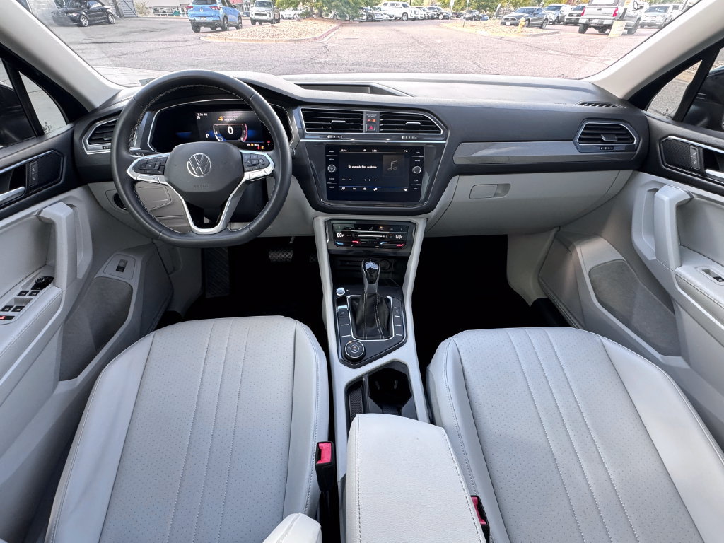 Used 2022 Volkswagen Tiguan SE w/ Panoramic Sunroof Package AWD/4WD image 35