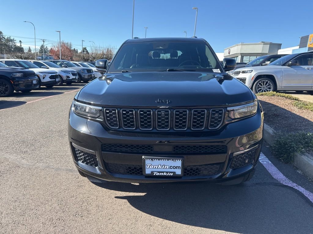 Used 2024 Jeep Grand Cherokee L Summit w/ Advanced Protech Group IV image 2