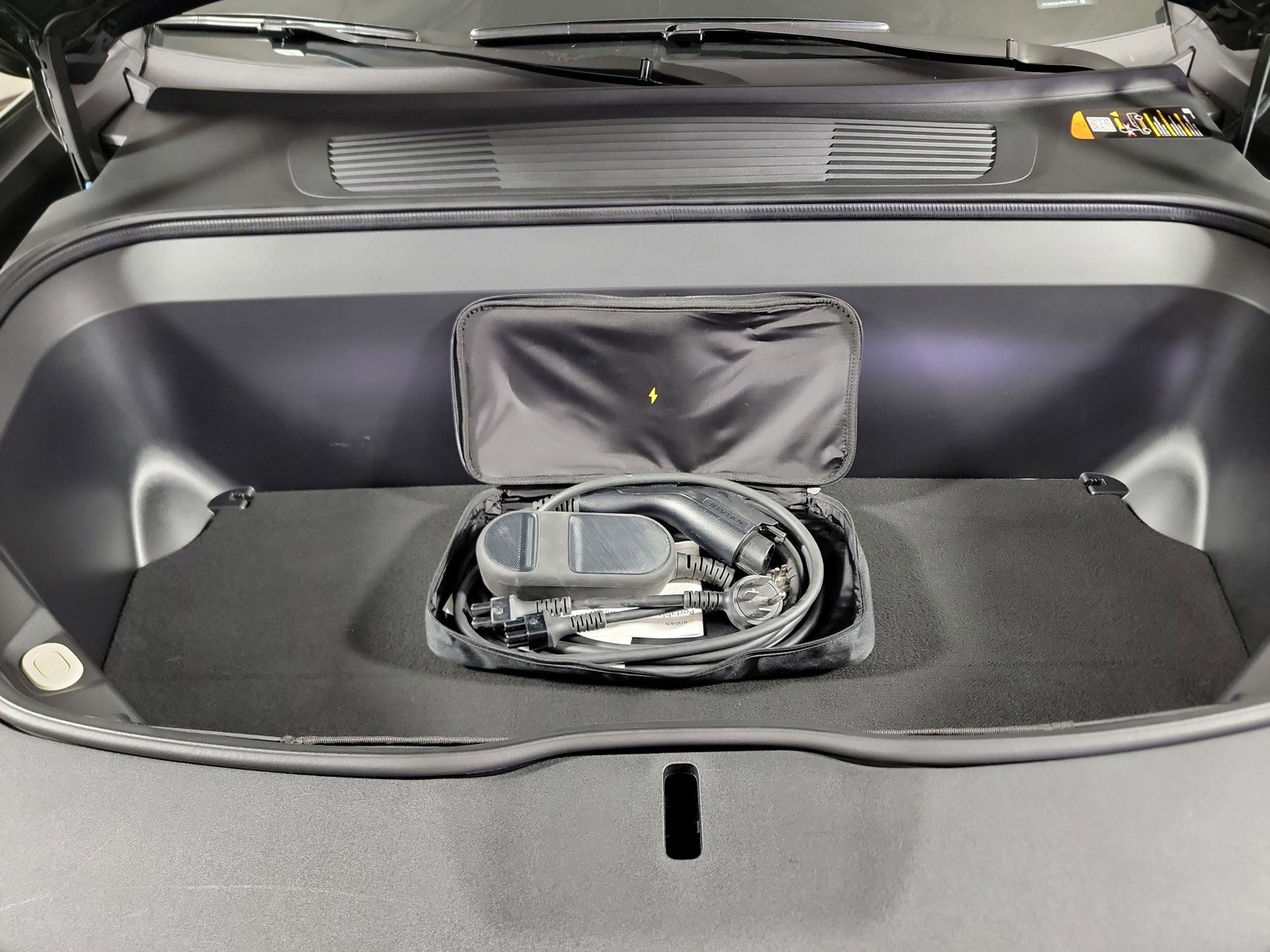 Used 2024 Rivian R1S Adventure AWD/4WD image 14