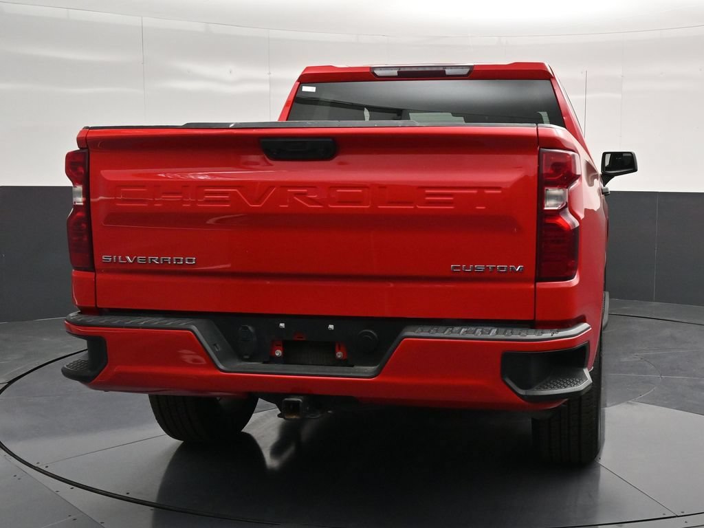Used 2022 Chevrolet Silverado 1500 Custom RWD image 2
