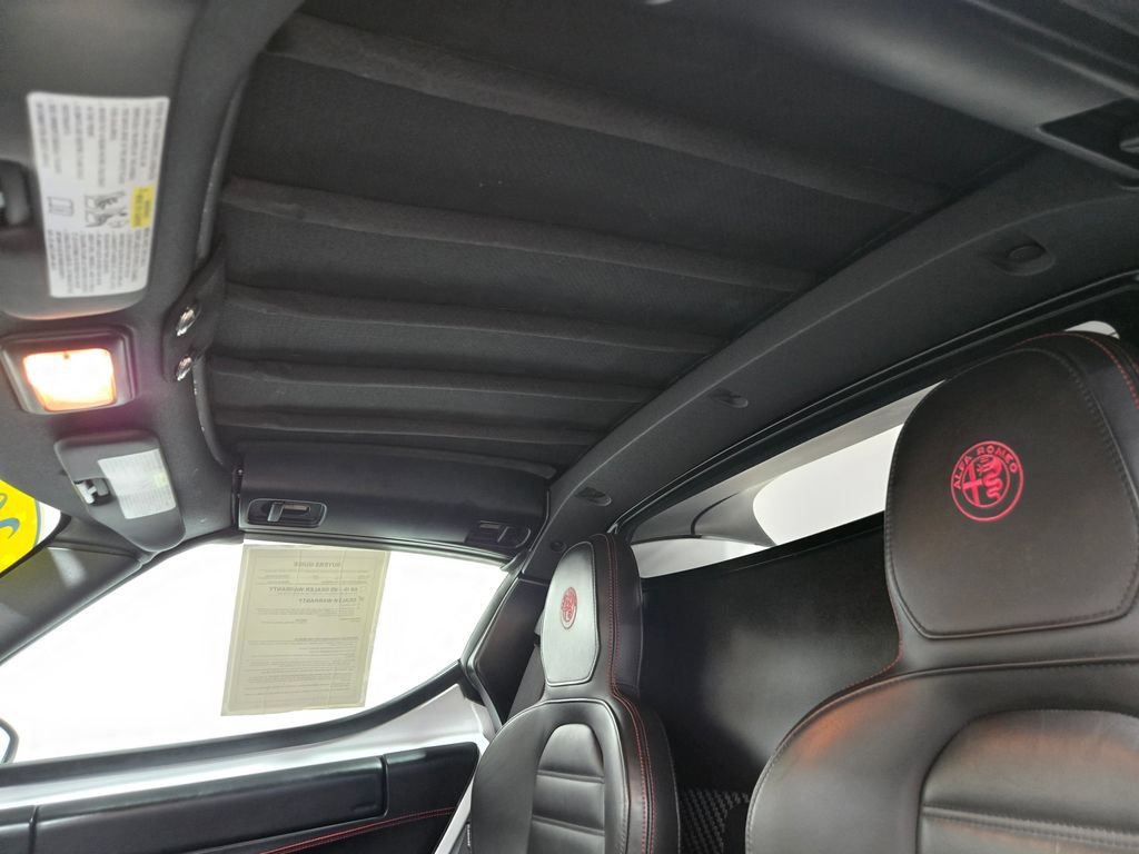 Used 2018 Alfa Romeo 4C Spider RWD image 12