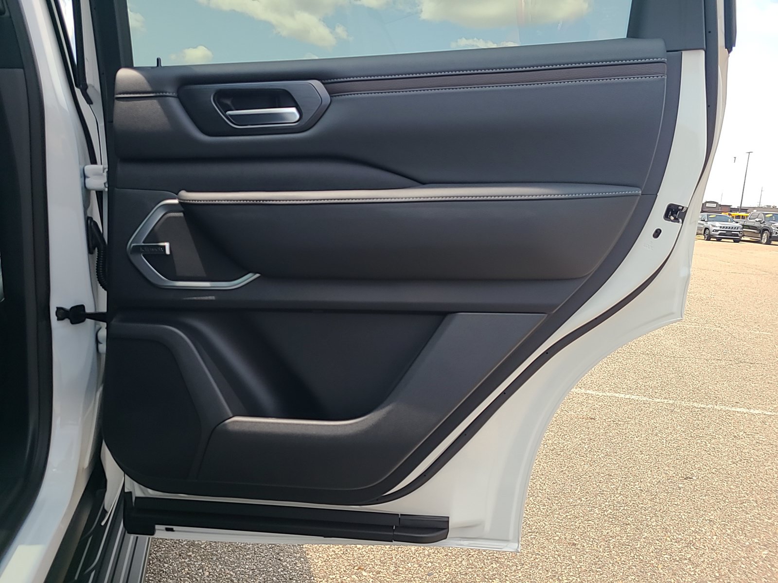 New 2026 Nissan Armada Platinum AWD/4WD image 28