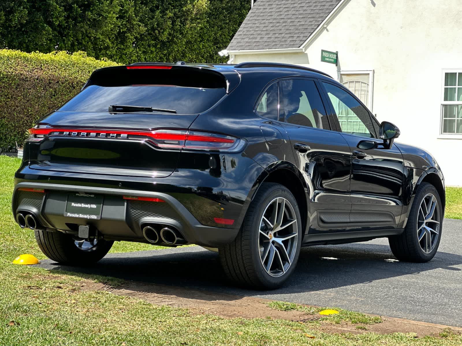 New 2026 Porsche Macan AWD/4WD image 8