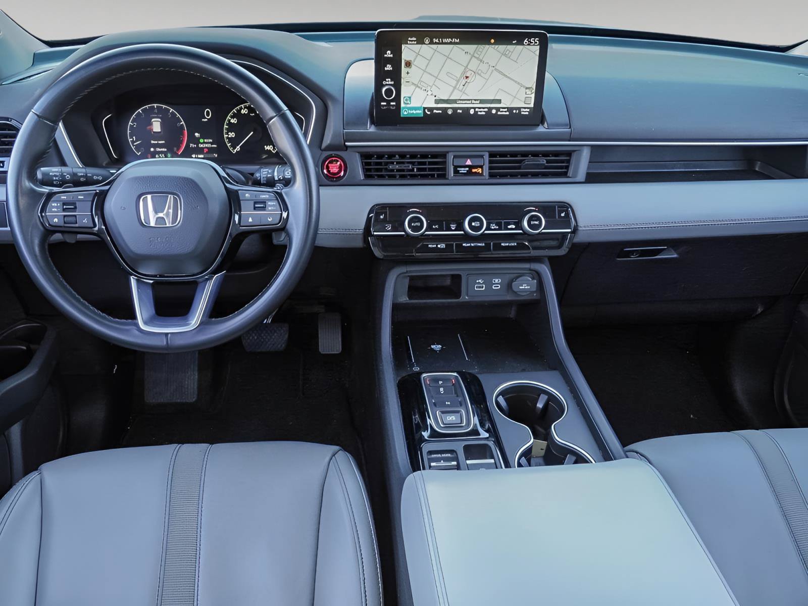 Used 2024 Honda Pilot Touring image 11