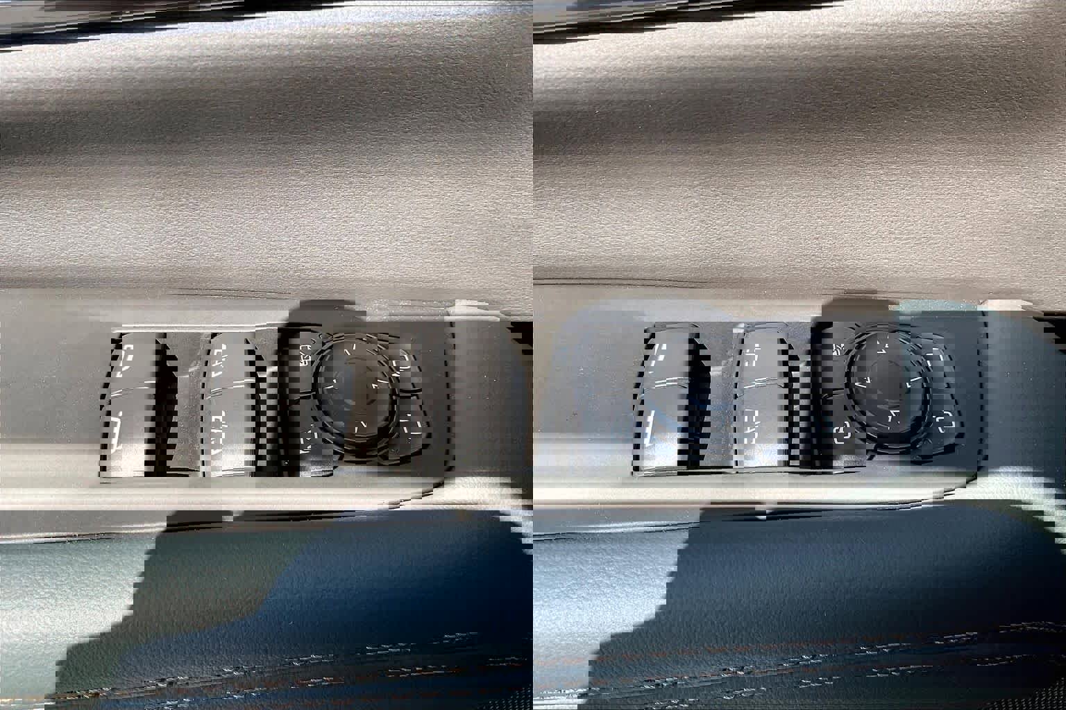 New 2026 GMC Yukon XL AT4 w/ AT4 Premium Package image 15