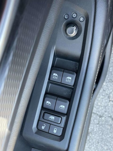 Used 2023 Jeep Grand Cherokee L Laredo image 14