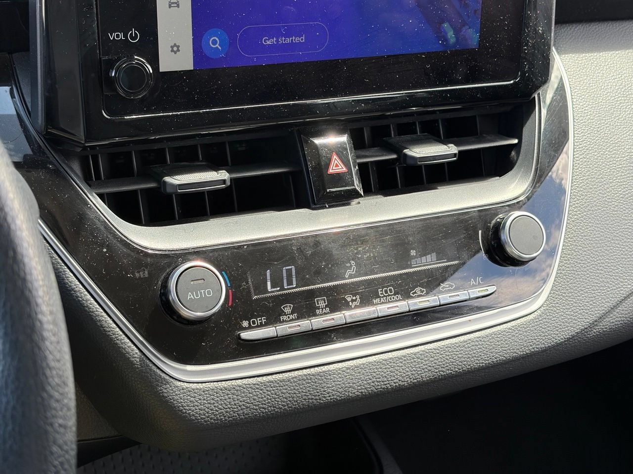 Used 2025 Toyota Corolla LE FWD image 8