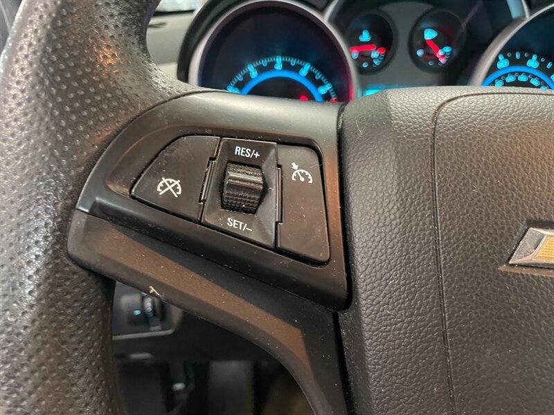 Used 2014 Chevrolet Cruze LS FWD image 10