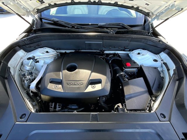 Used 2020 Volvo XC90 T5 R-Design image 11