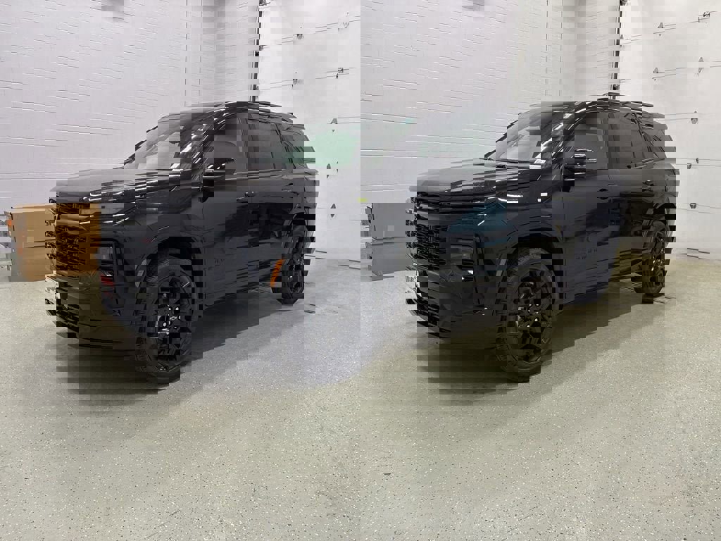 New 2026 Chevrolet Traverse RS w/ LPO, Floor Liner Package AWD/4WD image 8