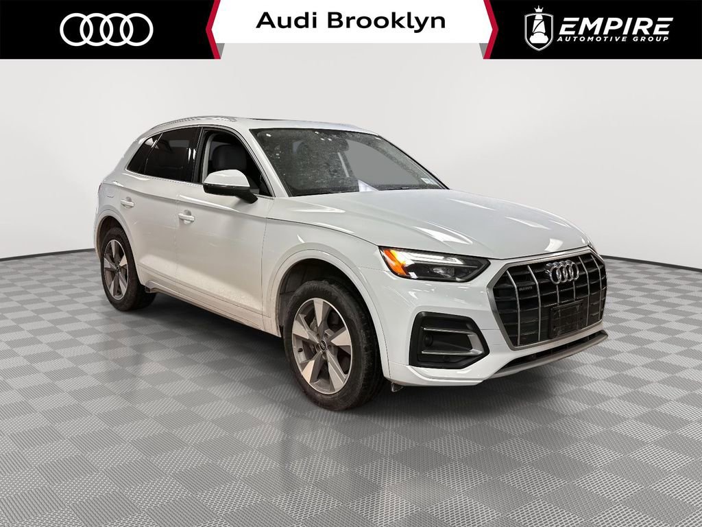 Used 2023 Audi Q5 2.0T Premium w/ Convenience Package image 1