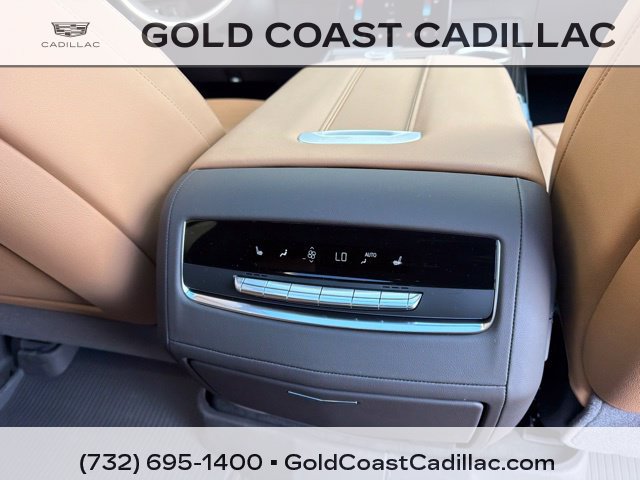 Certified 2025 Cadillac Escalade Premium Luxury w/ LPO, Floor Liner Package AWD/4WD image 10