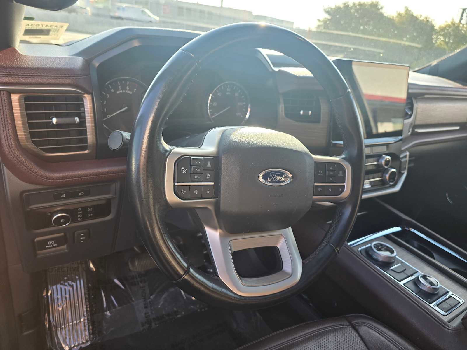 Used 2023 Ford Expedition Limited image 26