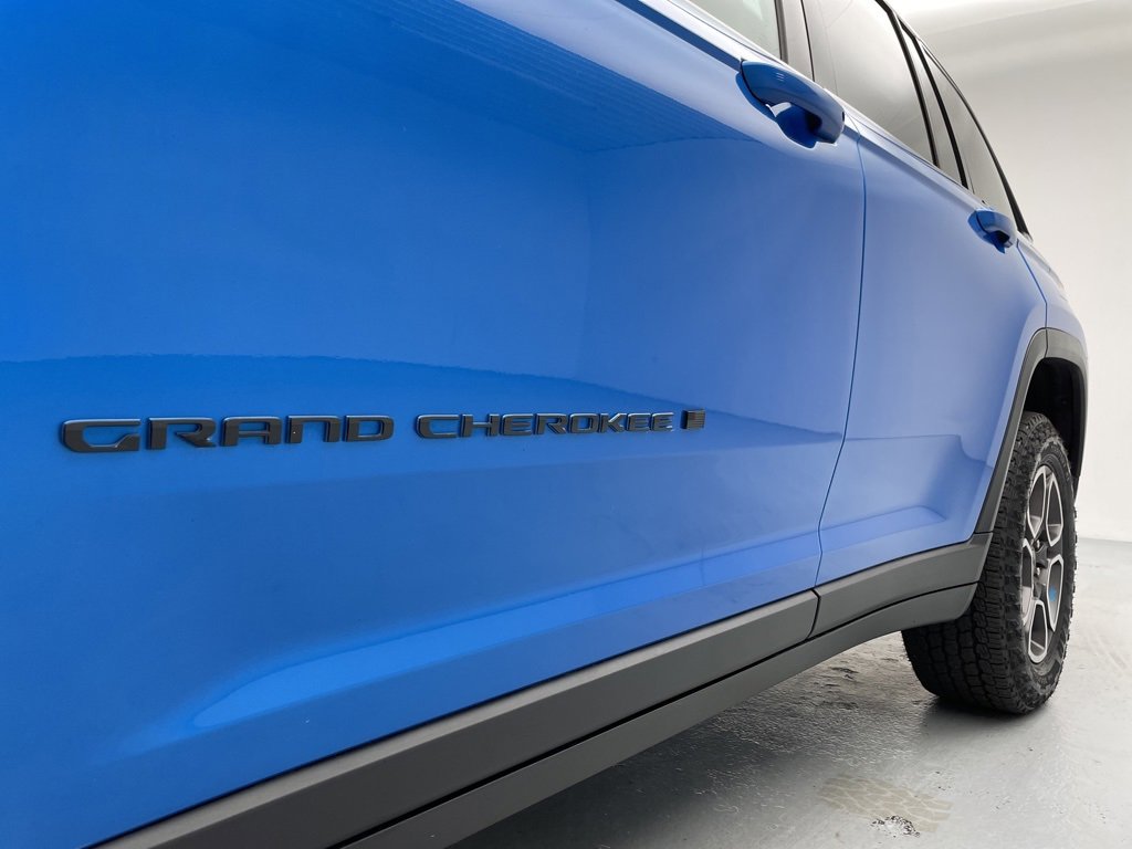 Used 2022 Jeep Grand Cherokee Trailhawk w/ Advanced Protech Group II image 70