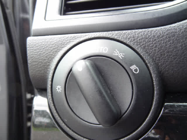 Used 2023 Nissan Titan SV AWD/4WD image 14