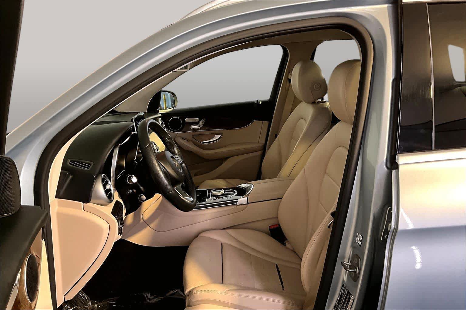Used 2018 Mercedes-Benz GLC 300 4MATIC image 9