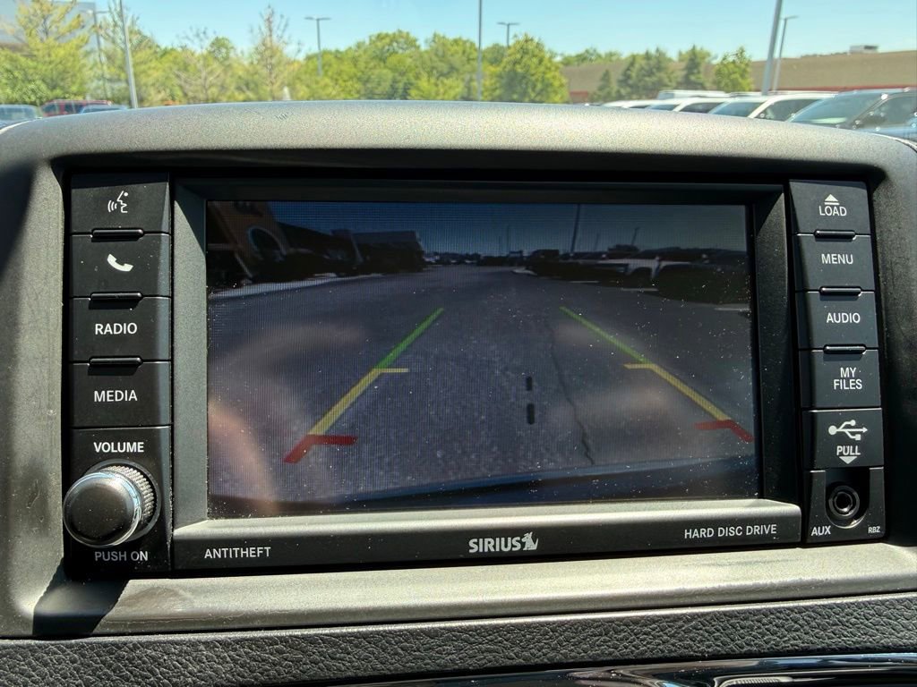 Used 2015 Chrysler Town & Country Touring w/ Driver Convenience Group FWD image 16