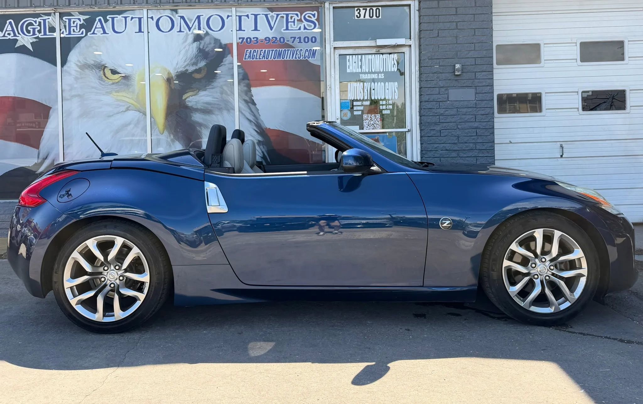 Used 2013 Nissan 370Z Touring RWD image 10