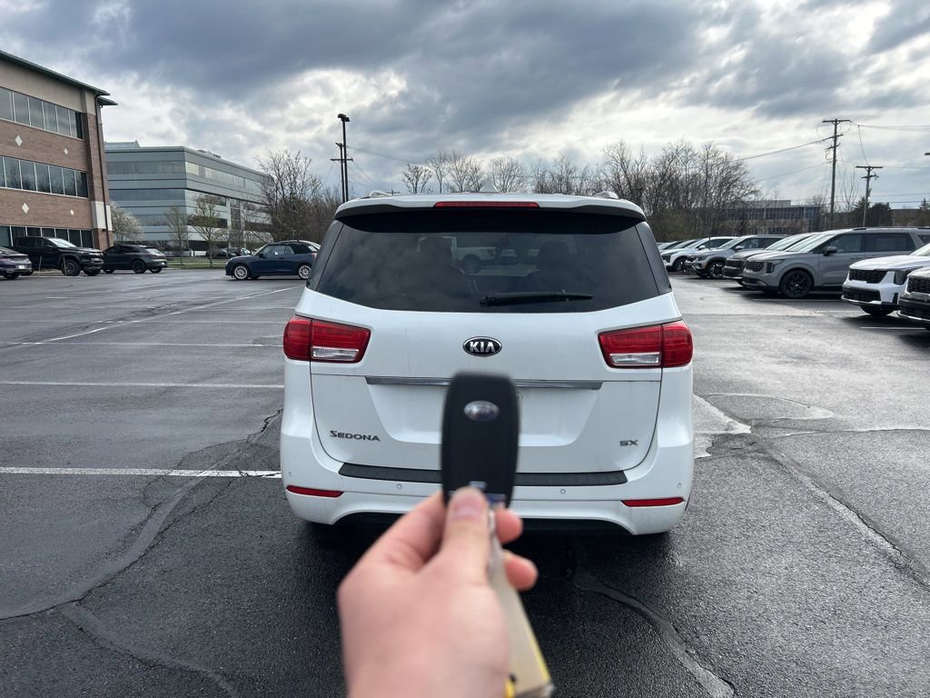 Used 2016 Kia Sedona SX FWD image 6