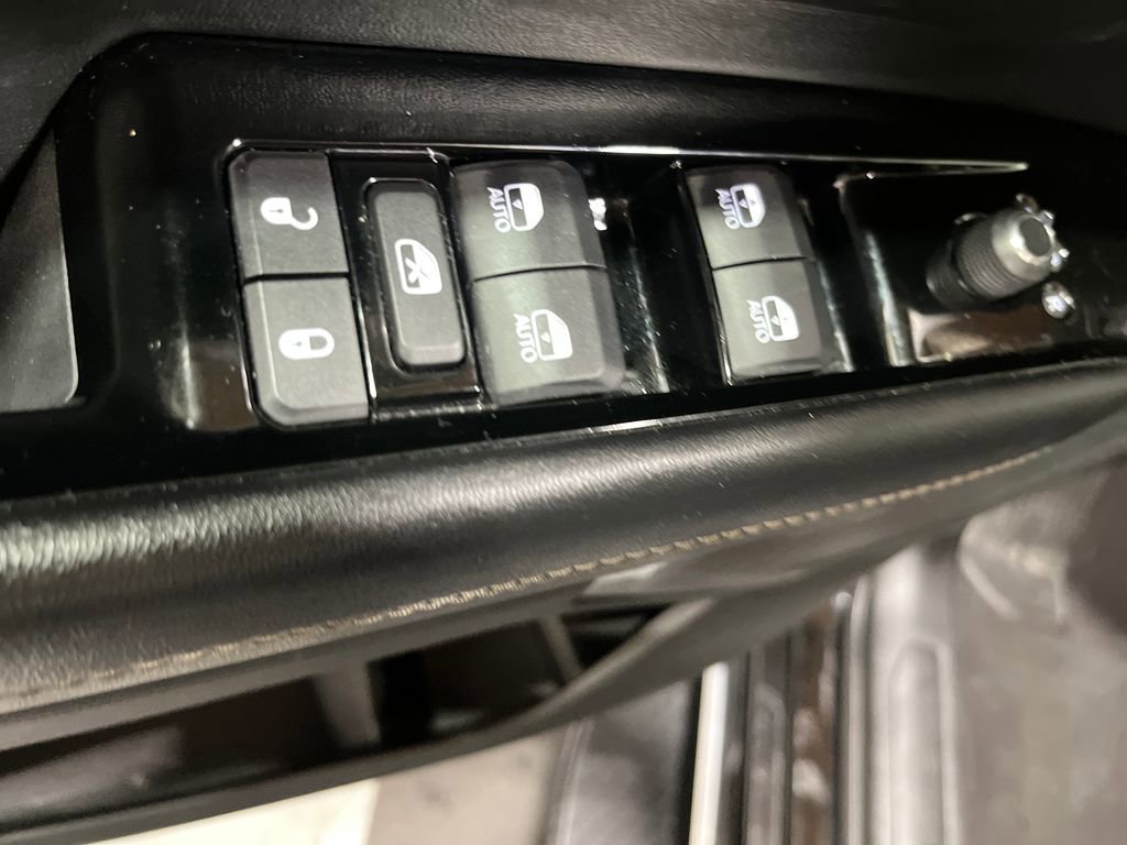 Used 2024 Jeep Wagoneer L Series II w/ Flexible Seating Group image 13