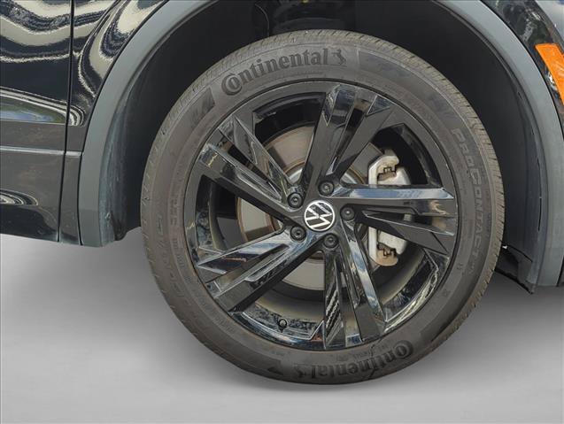 Used 2023 Volkswagen Tiguan SE R-Line FWD image 4