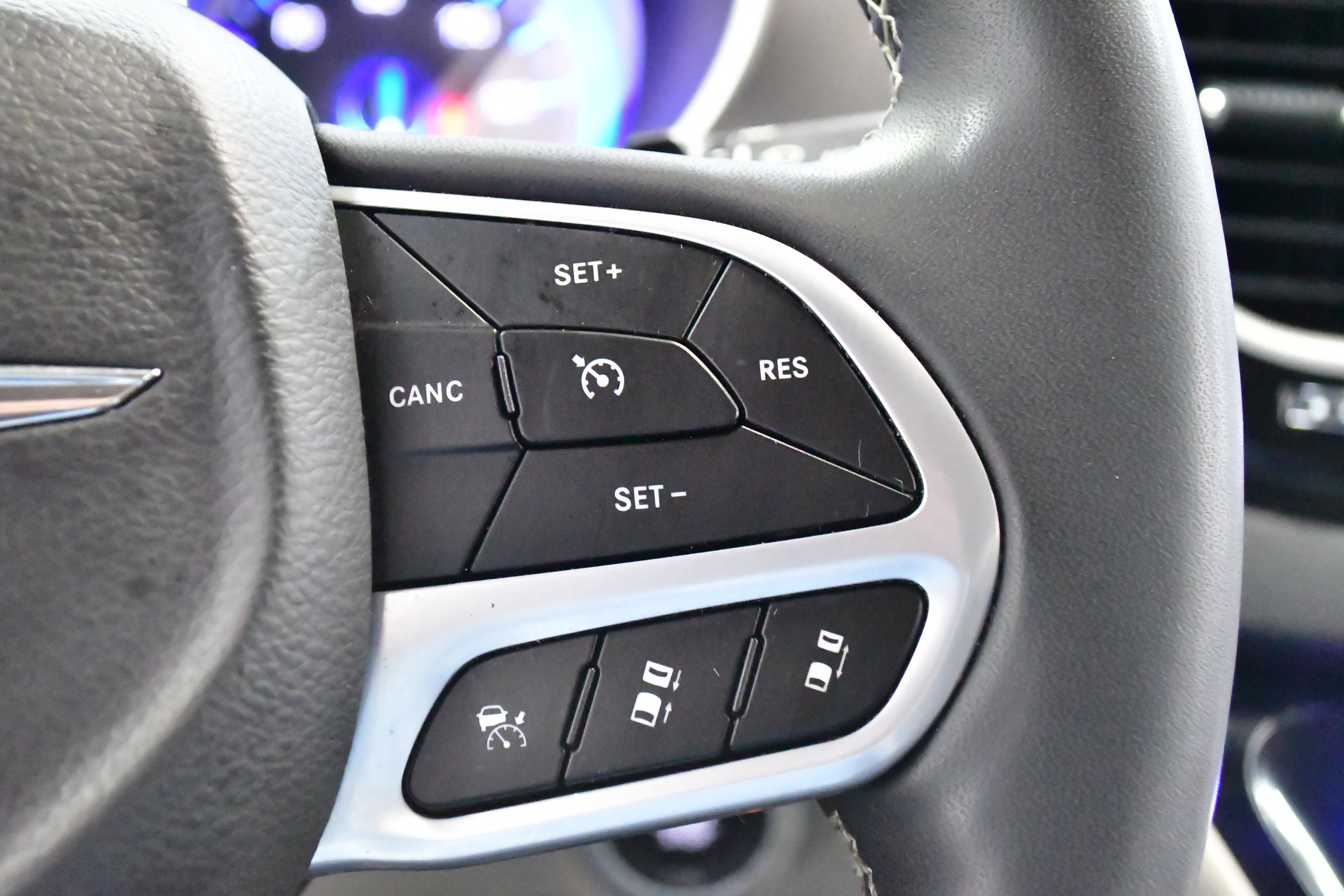 Used 2024 Chrysler Pacifica Touring-L image 54