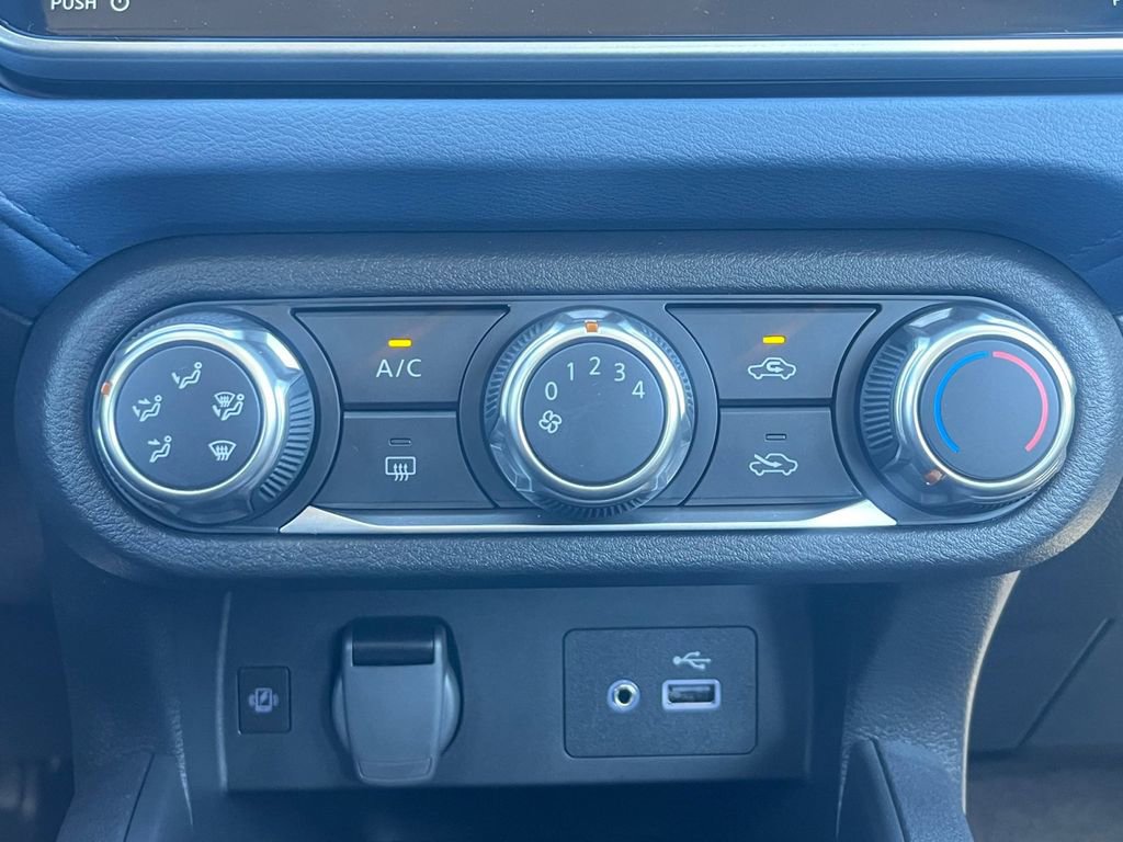 New 2025 Nissan Versa SV w/ Trunk Package image 4