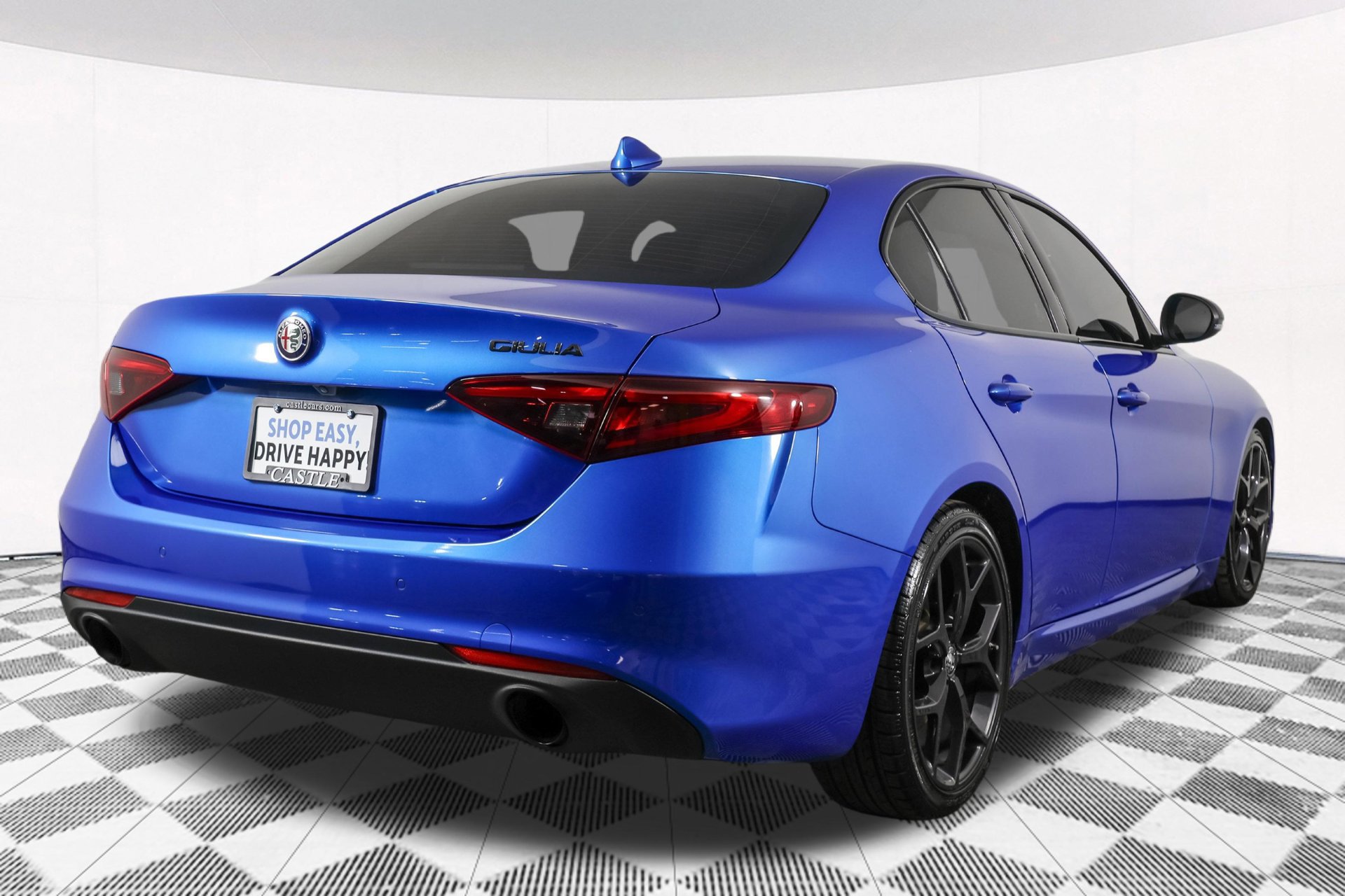 Used 2020 Alfa Romeo Giulia Ti w/ Nero Edizione RWD image 17