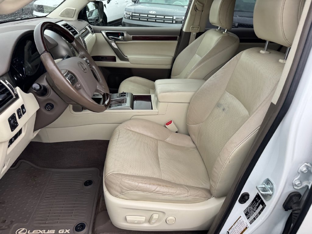 Used 2019 Lexus GX 460 Premium w/ Premium Package AWD/4WD image 5