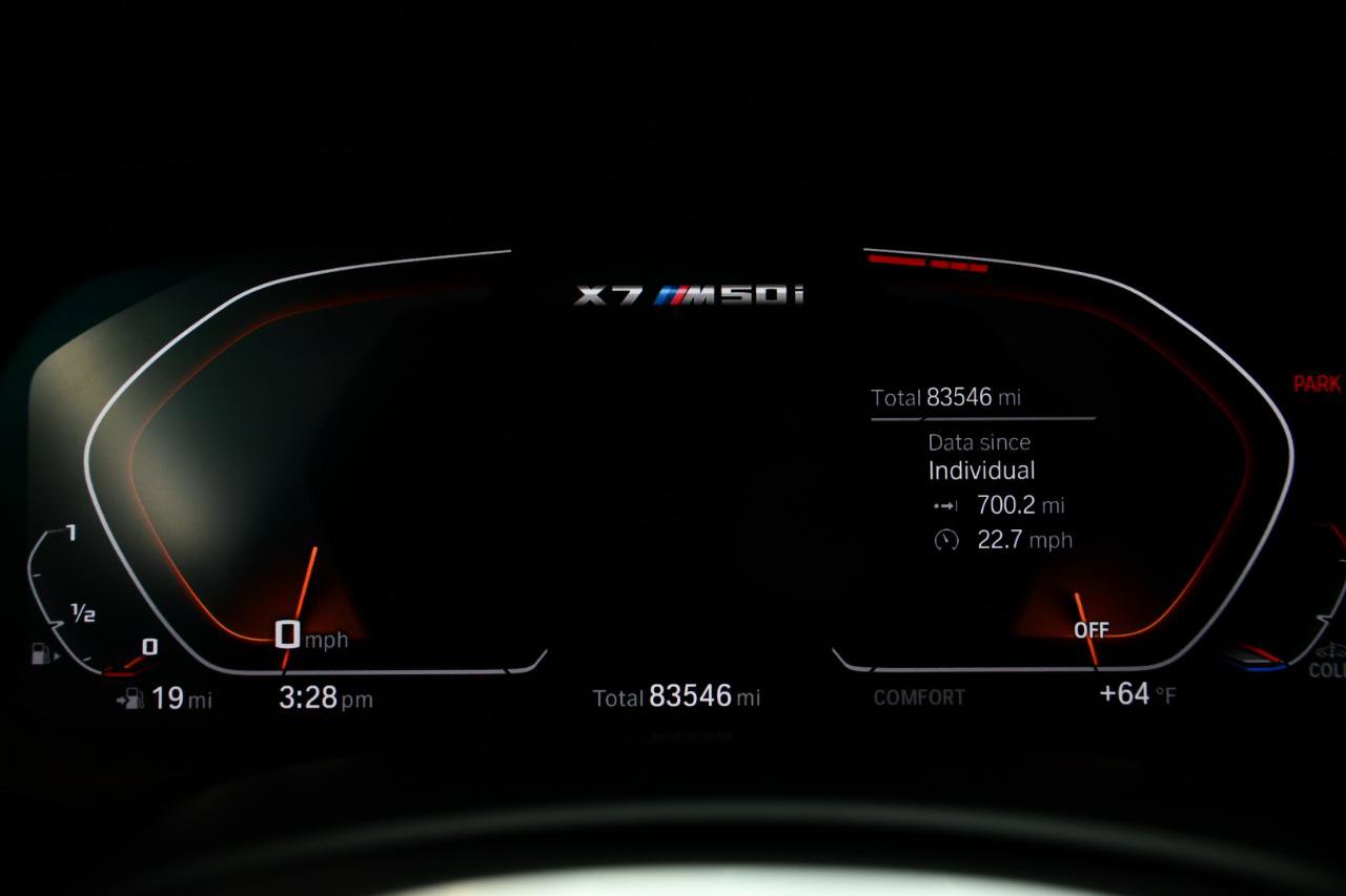 Used 2022 BMW X7 M50i w/ Executive Package image 29