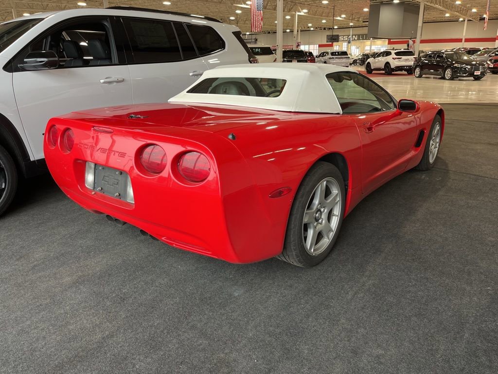 Used 1999 Chevrolet Corvette Convertible w/ Performance Handling Pkg image 2
