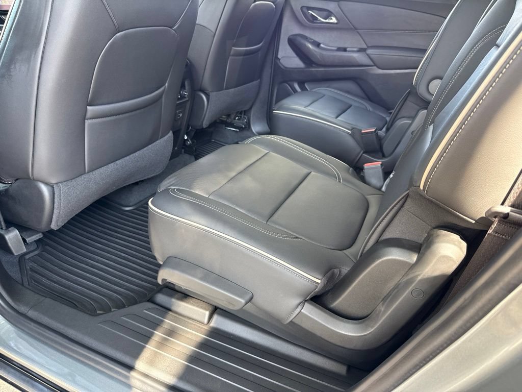 Used 2023 Chevrolet Traverse Premier w/ Redline Edition FWD image 31