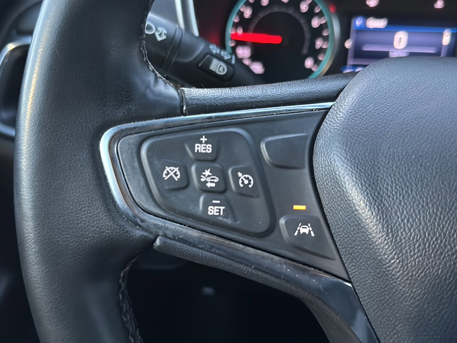 Used 2023 Chevrolet Equinox LT image 32