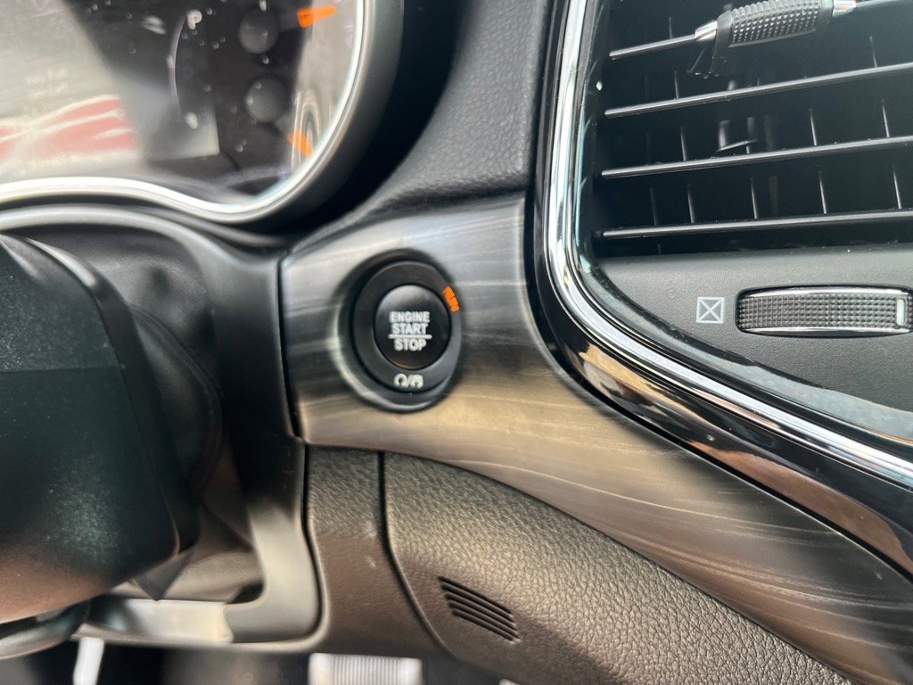 Used 2021 Jeep Grand Cherokee Laredo X image 13