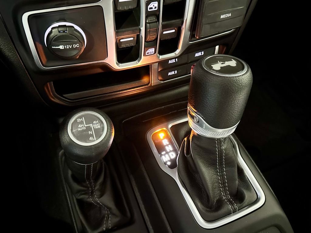 Used 2024 Jeep Wrangler Unlimited Sahara w/ Technology Group image 22