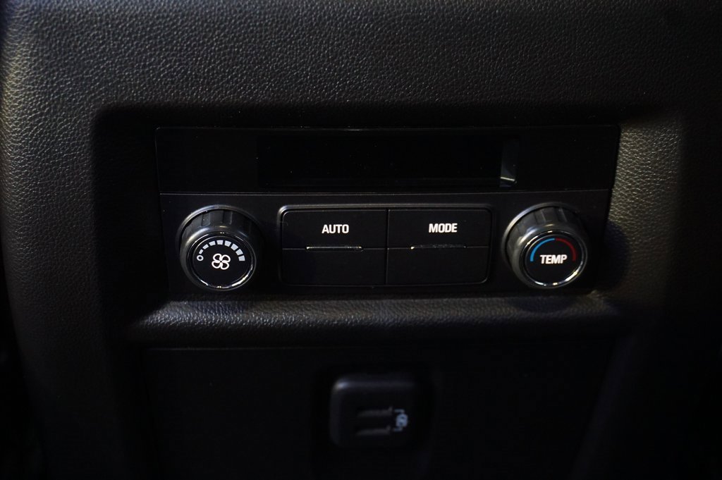 Certified 2023 Chevrolet Traverse LT image 28